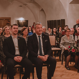 Zväčšiť fotografiu - Múzy ich spojili v dubnickom kaštieli - TSK_POSPB_Múzy nás spájajú_mini-38